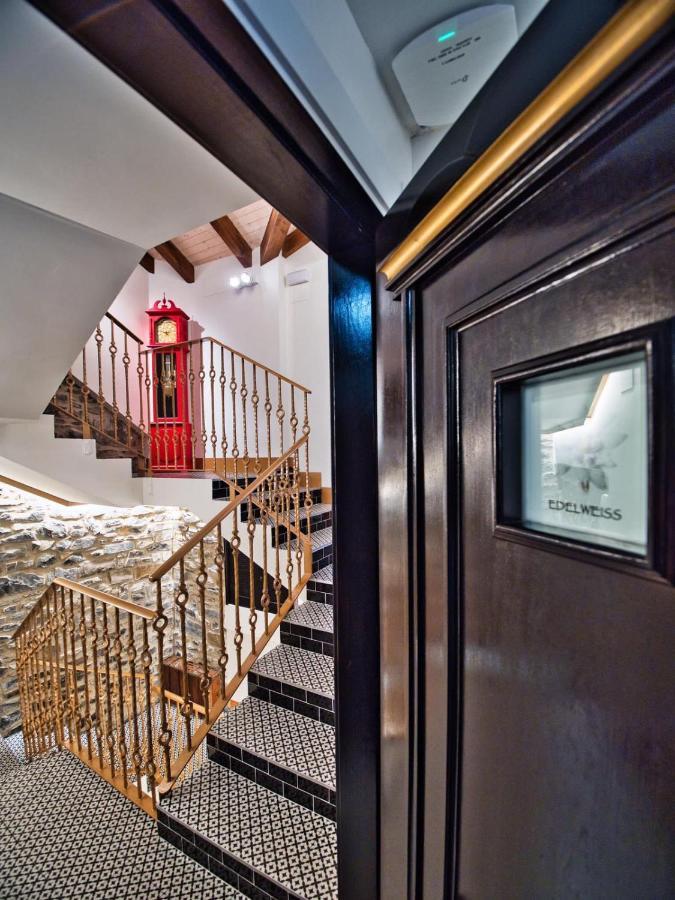 Apartamentos Valle De Ordesa-ตอร์ลา ภายนอก รูปภาพ